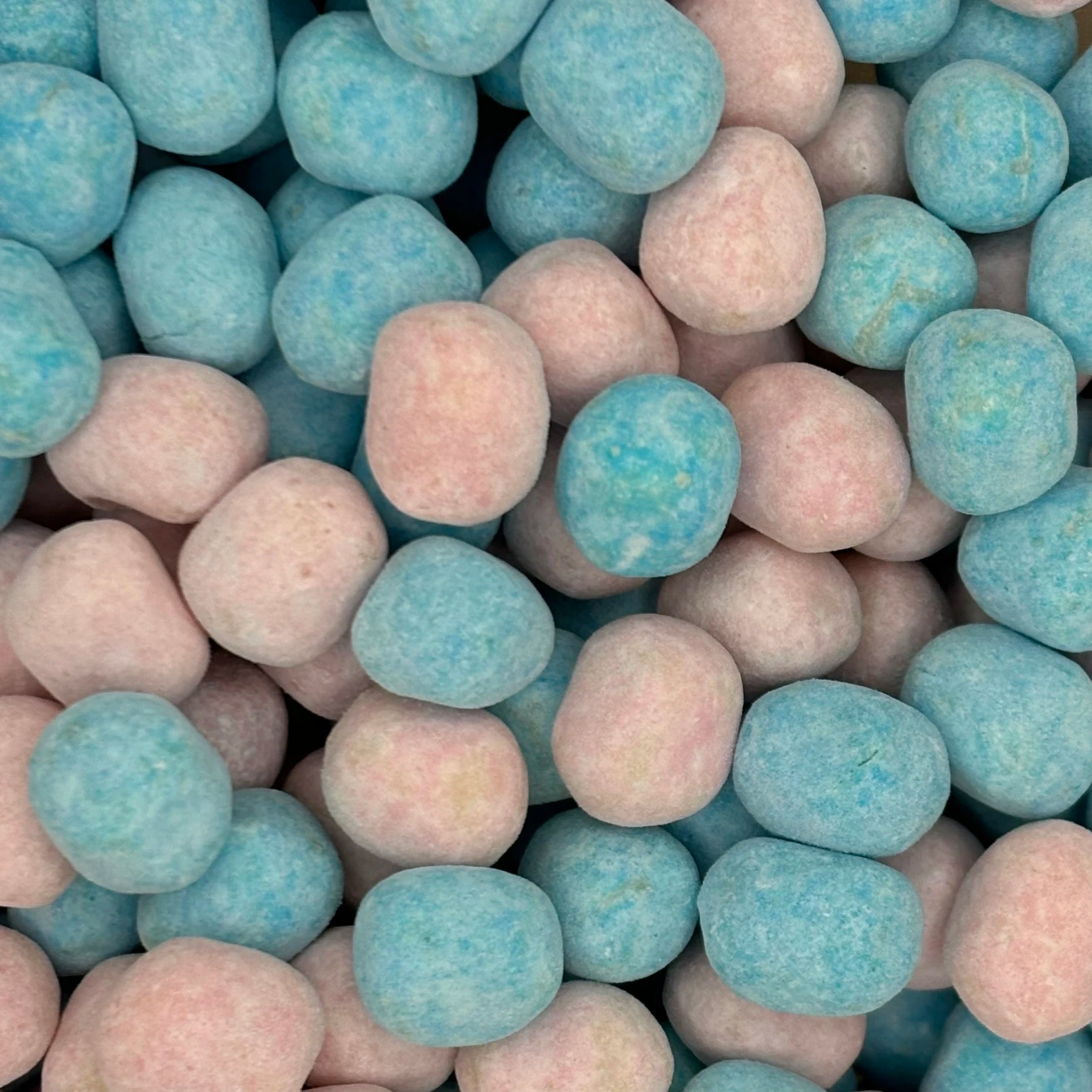 Kingsway Veggie Bubblegum Bon Bons - Sugar dusted bubblegum flavour chewy sweets.