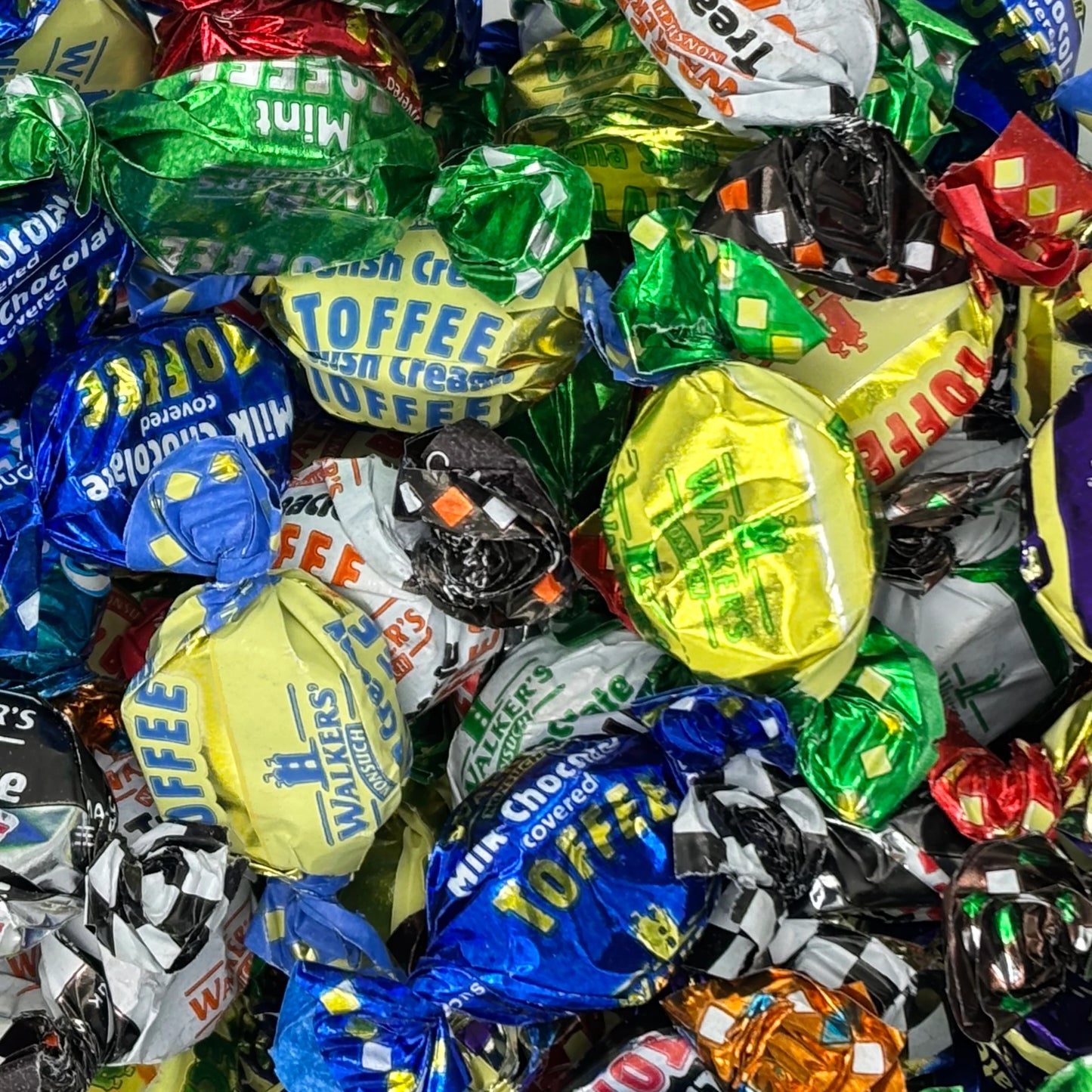 Walkers Nonsuch Toffee & Eclair Mix -A delicious assortment of creamy toffees & eclairs.