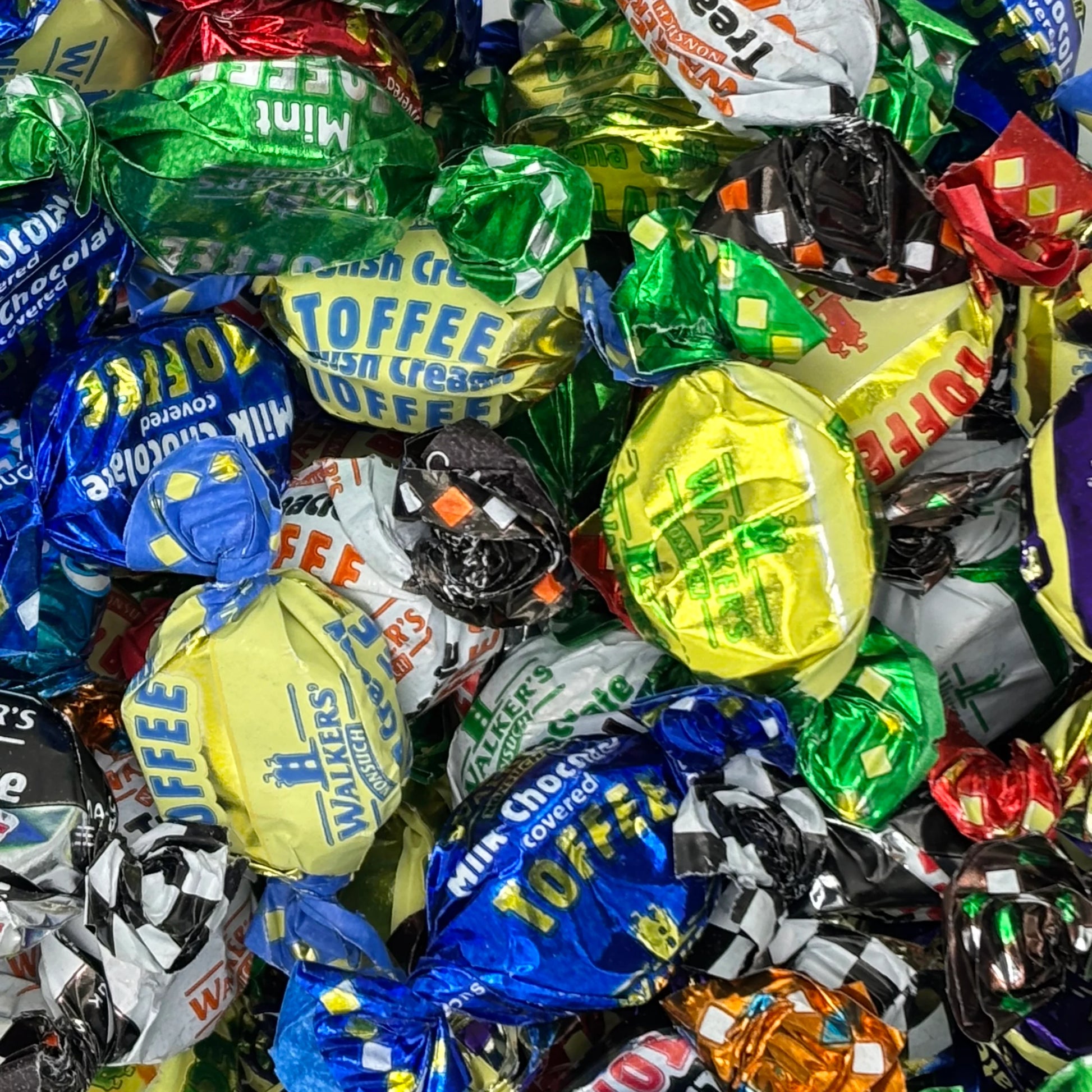 Walkers Nonsuch Toffee & Eclair Mix -A delicious assortment of creamy toffees & eclairs.