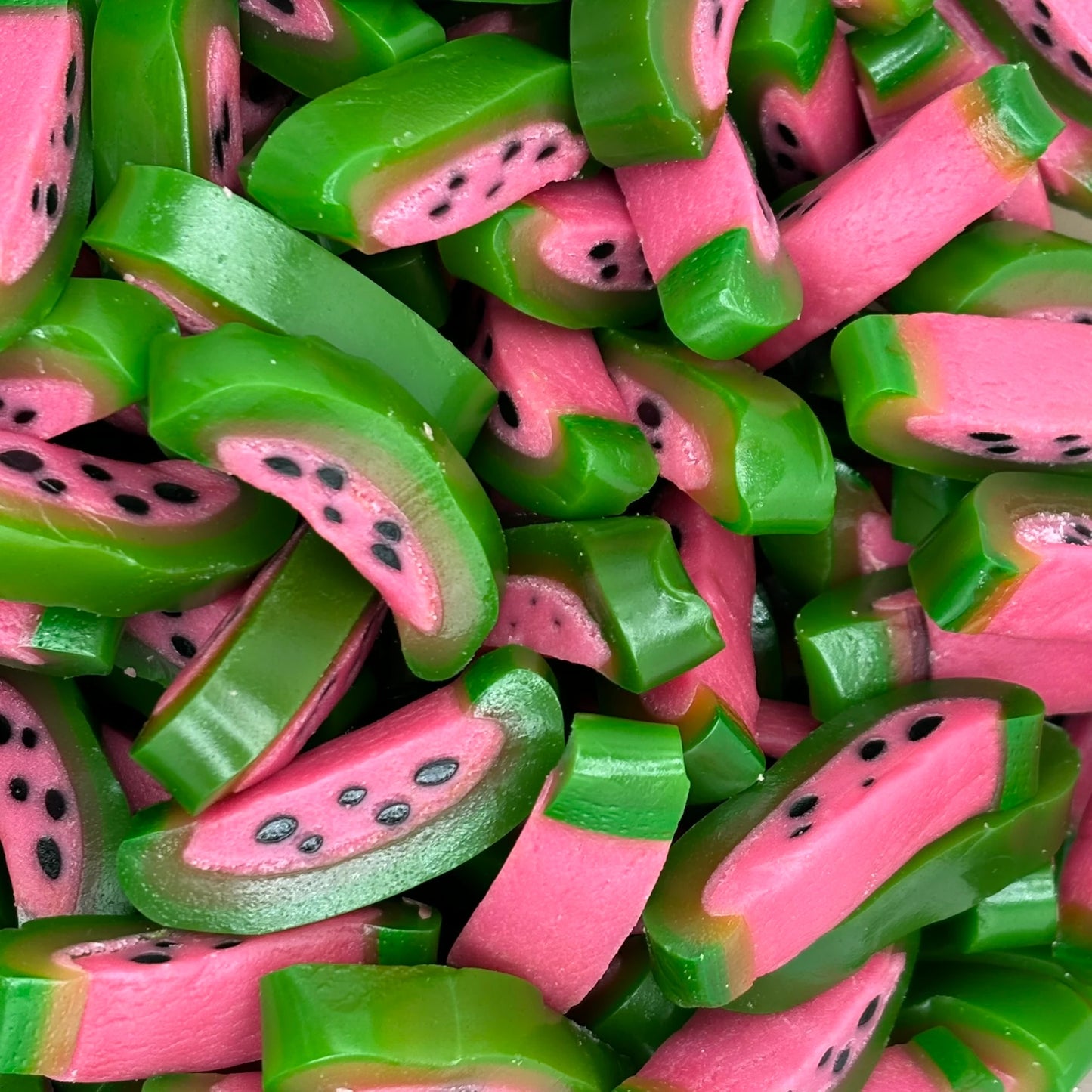 Kingsway Watermelon Slices - Watermelon flavour sweets with a sugar paste filling.